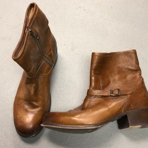 Nearly new Frye boots